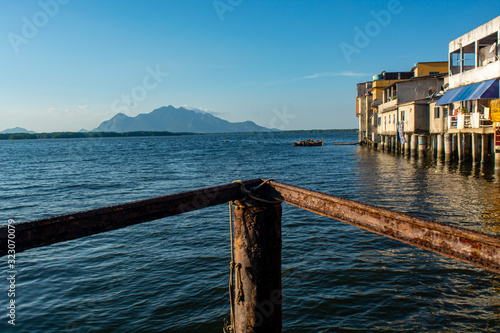 Pier da Ilha das Caieiras photo