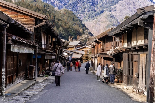 旅行者がいる冬の妻籠宿／Tsumago-juku is an old town in Gifu Prefecture, Japan.