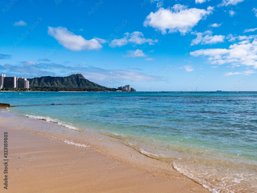 Waikiki Beach and Diamond Head Crater in Waikiki, Honolulu, Oahu island, Hawaii.