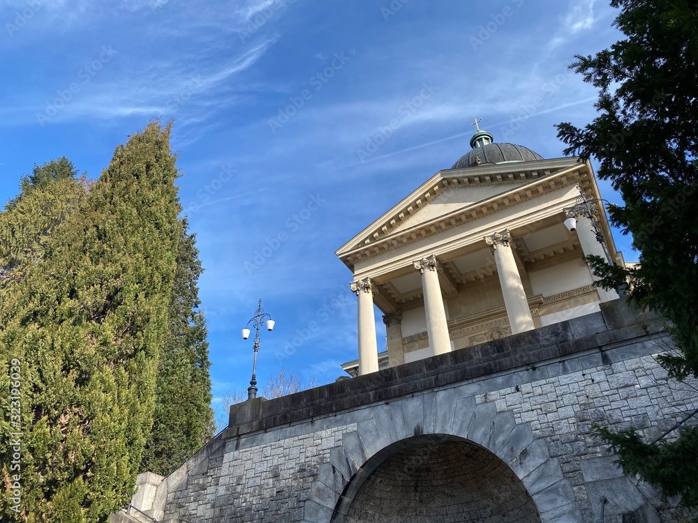 Fototapeta premium Kreuzkirche in Zürich in Hottingen in der Schweiz
