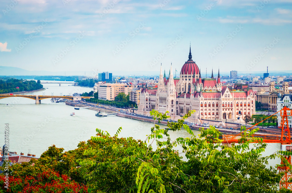 Fototapeta premium Beautiful view of Hungarian parliament, Budapest , Hungary
