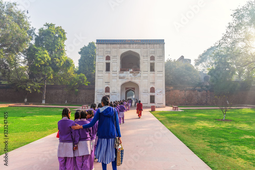 Obraz na płótnie Indian school girls near the Humayun's Tomb entrance, New Delhi, India w salonie
