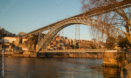 Río Duero y puente de Dom Luís I en Oporto (Portugal). © AngelLuis