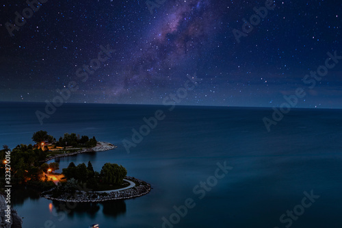 The Milky Way over the sea © nur