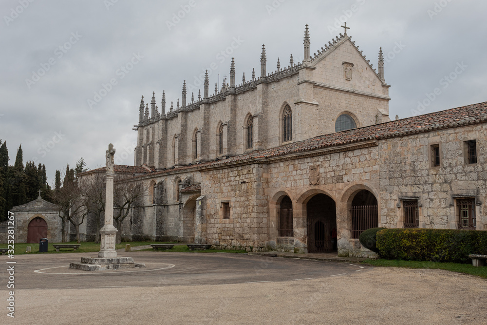 bonita imagen de la Cartuja de Miraflores de Burgos