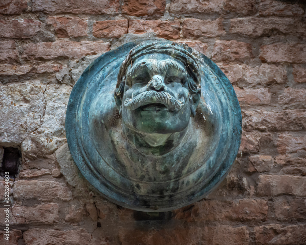 sculpture of head
