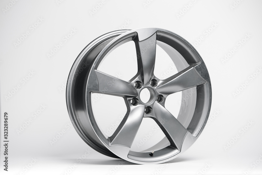 Obraz premium Car metal disc rim isolated on white background