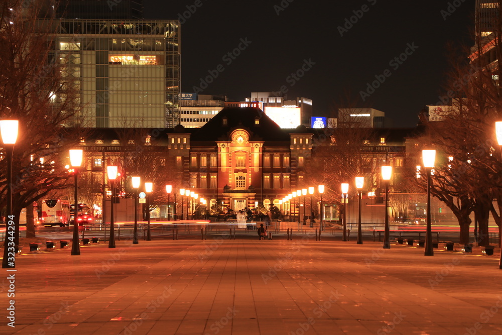 夜の東京駅