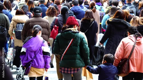 Wallpaper Mural 歩く人々の後ろ姿 Torontodigital.ca