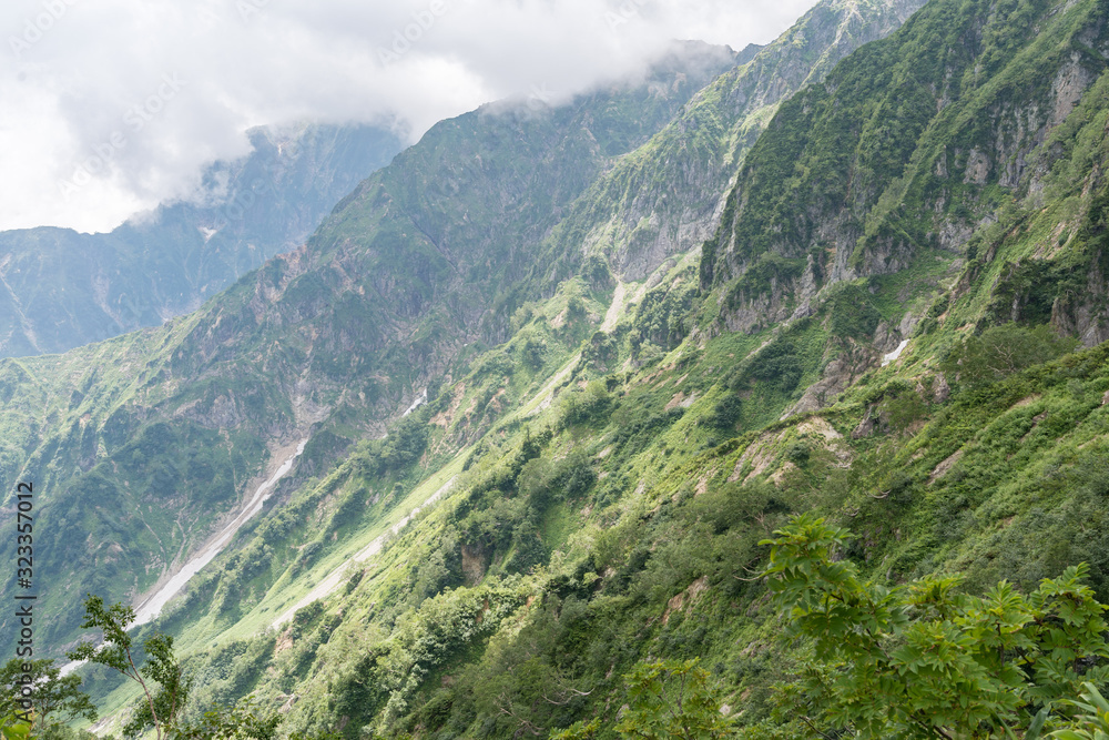 Fototapeta premium 五竜岳 曇り