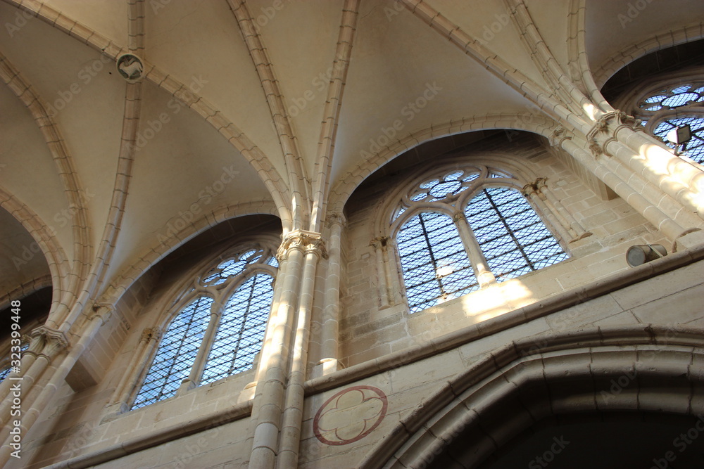 Intérieur de l'église de Saint-Père sous Vézelay