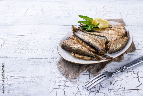 Canvastavla Canned smoked sprats in oil