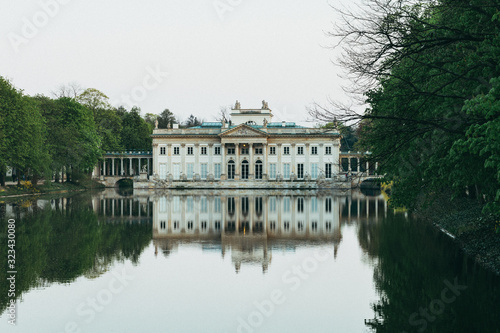 Palace on the isle's reflection in Łazienki Park 2019