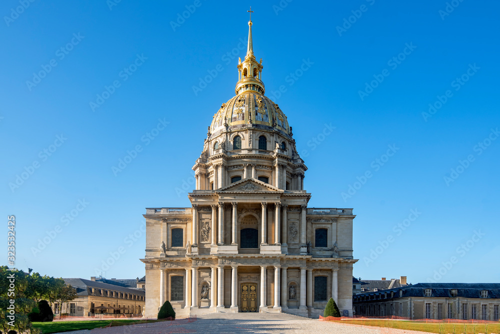 Los Inválidos is an architectural complex located in Paris, near the Ecole Militaire. It was a royal residence for retired French soldiers, it houses the mortal remains of the Emperor Napoleon.