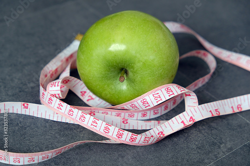 green apple and healthy to consume to lose weight fast, green apple and metabolism,  photo