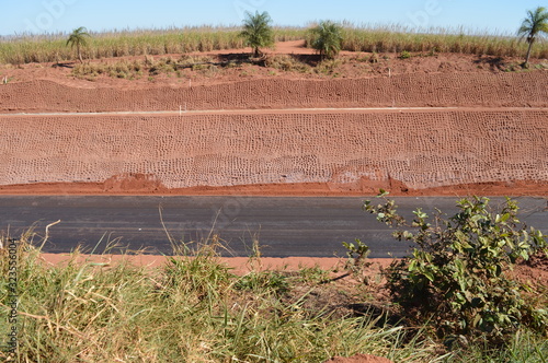 From the earth to the asphalt of the past to the future