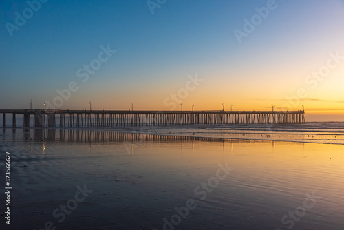 Scenic sunset in the famous Pismo Beach, California © Overburn