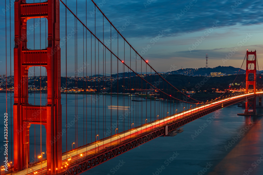 Obraz premium Most Golden Gate w nocy