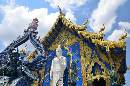 Wat rong suea ten Changrai Thailand