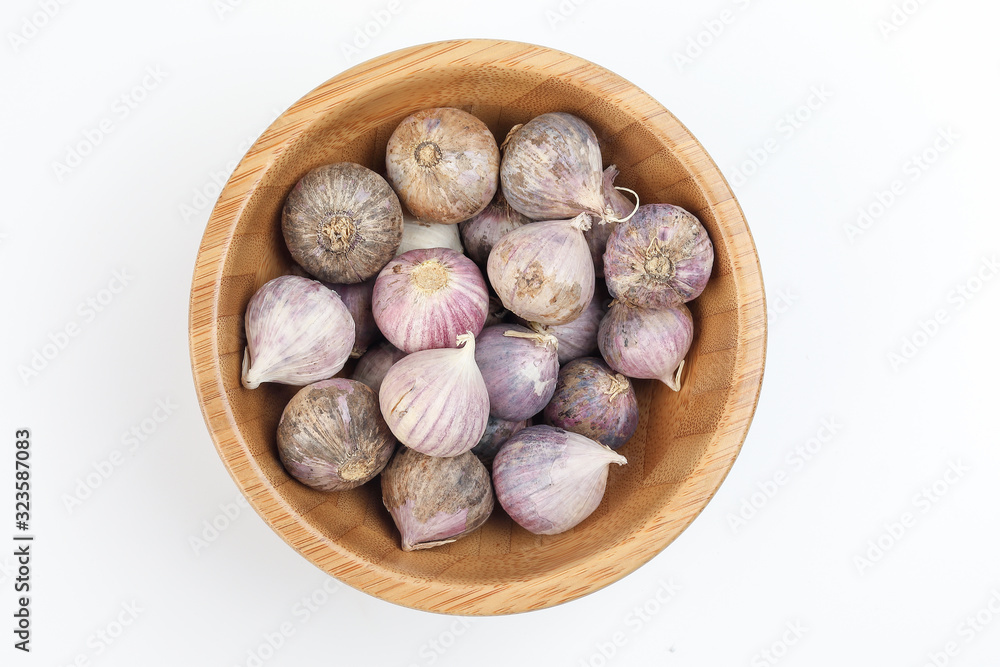 Obraz premium Small solo single clove garlic monobulb garlic single bulb garlic pearl garlic
