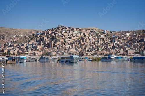 Puno, Peru. Cityscape on the Titicaca lake © Mirko Macari