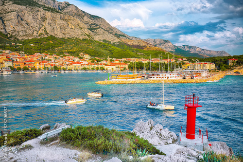 Fototapeta Naklejka Na Ścianę i Meble -  Splendid View of the resort town of Makarska on a summer day with picturesque harbor