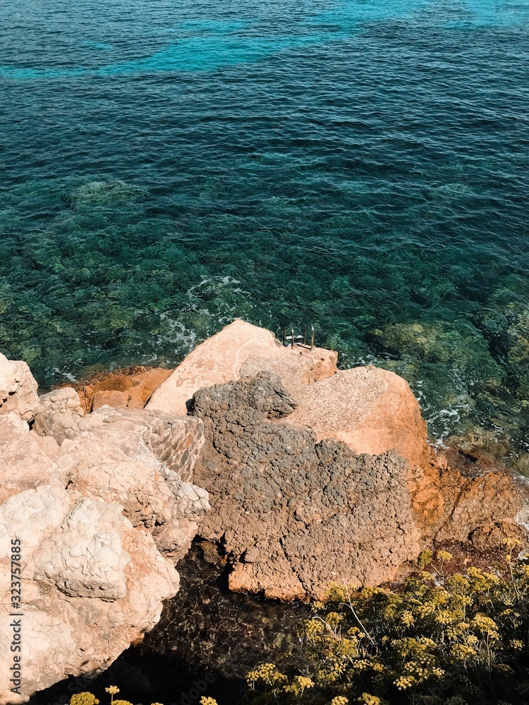 sea and rocks