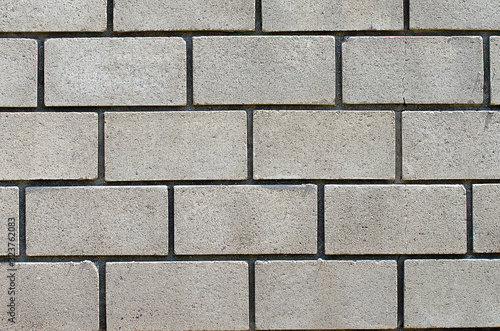 Muro de bloques (o blocks) de hormigón visto con junta tomada especial para fondo
