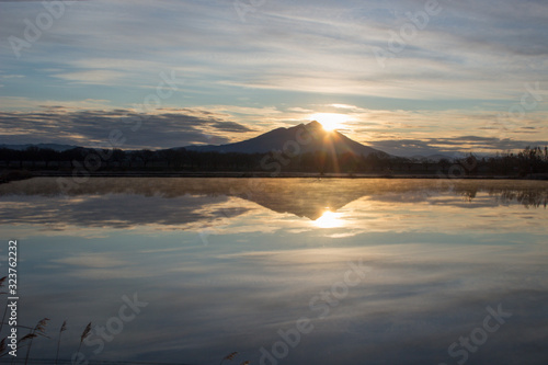 ダイヤモンド筑波山と湖面へのリフレクション