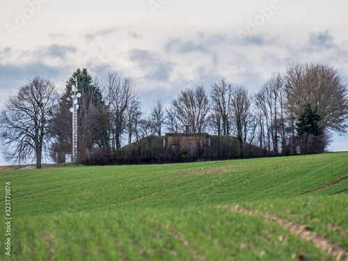 Sendemast und Wasserreservoir photo