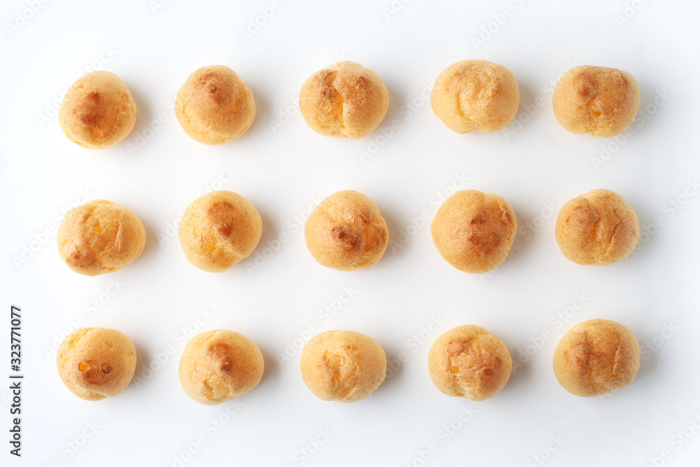 並べた シュークリーム フランスのお菓子 白背景 並べた シュークリーム フランスのお菓子 白背景
