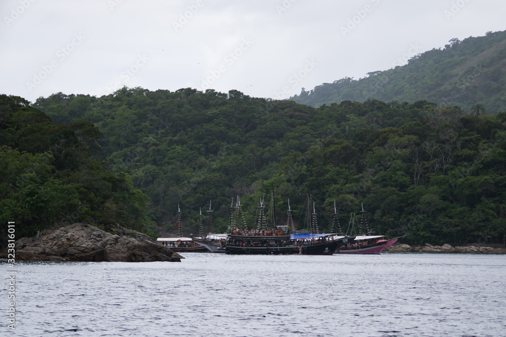 Barcos en Angra Dos Reis, Brasil