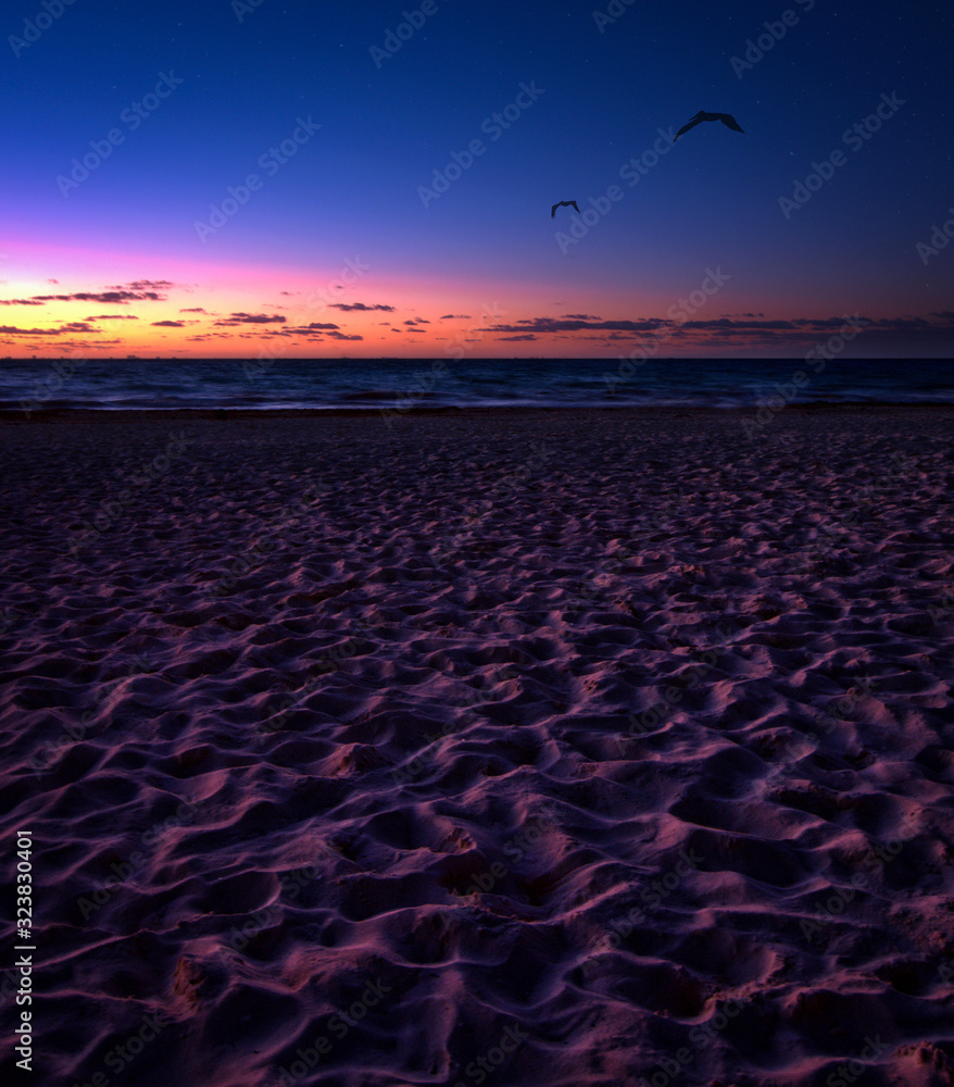Obraz premium sunset on the beach