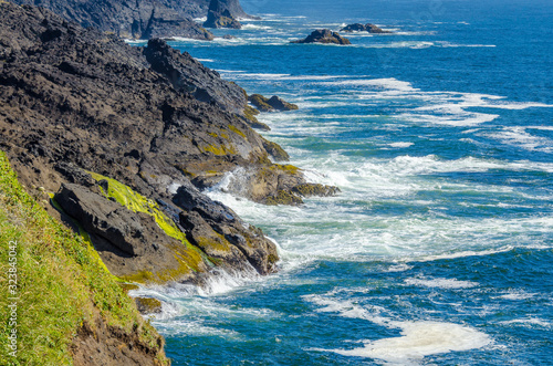 Rocks and ocean view at Rock Creek Park in the U.S. state of Oregon. © karamysh