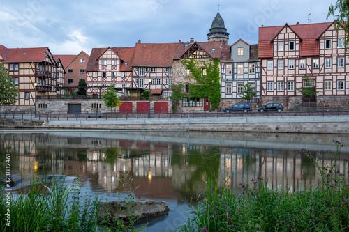 Fachwerkhäuser in Hannoversch Münden am Wasser © sweasy