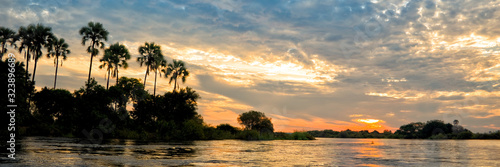 Fotografía Panorama of the Zambeze river at sunset, Zambia