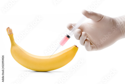 Injektion einer Flüssigkeit in eine Banane