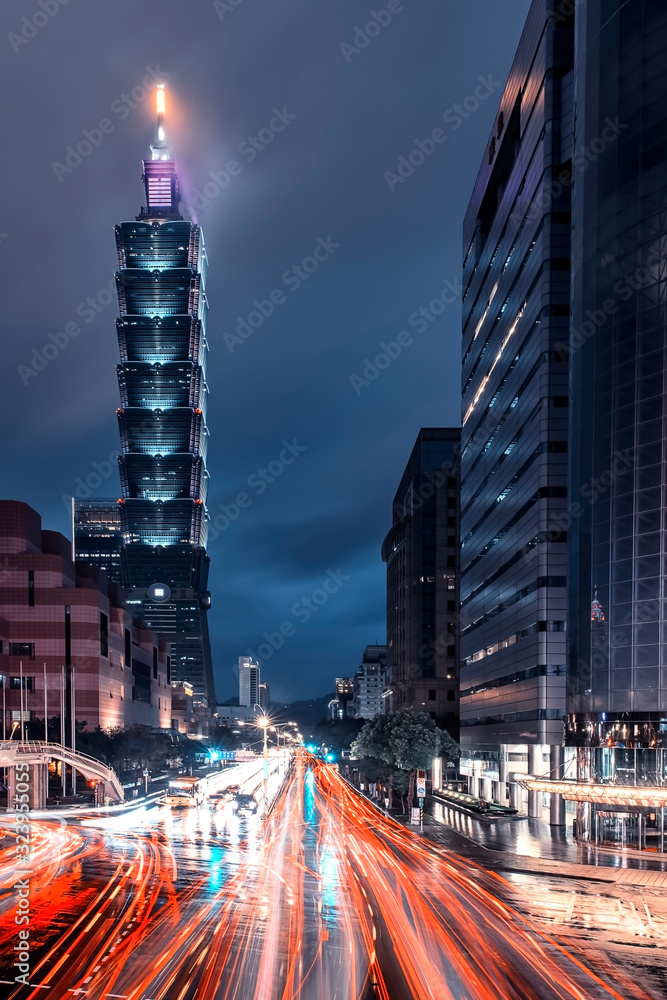 Naklejka premium Taipei city in evening 