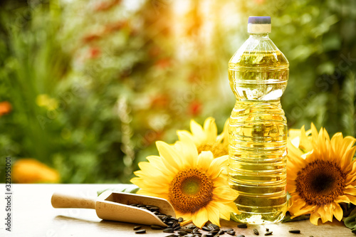 edible sunflower oil product food industry photo