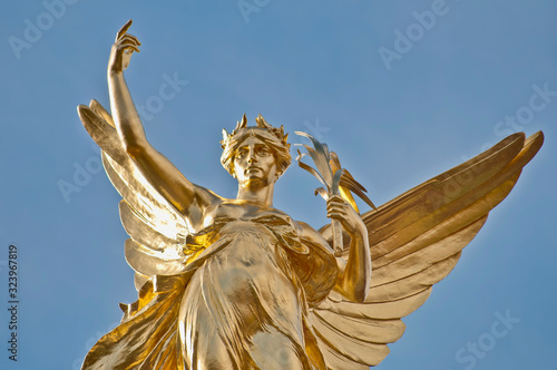 Obraz na plátně Queen Victoria Memorial at London, England