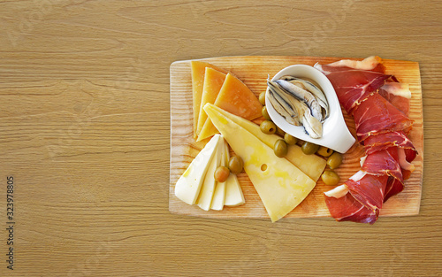 Billede på lærred Croatian traditional food, Dalmatian plate
