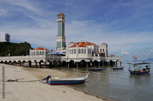 Penang, Moschee im Meer in Tanjung Bungah photo