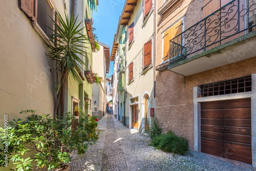 Fototapeta Naklejka Na Ścianę i Meble -  Picturesque small town street view in Malcesine, Lake Garda Italy.