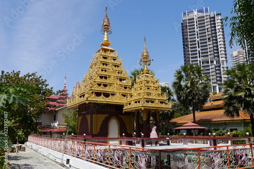 Buddhistischer Tempel Burma in Penang in den Tropen