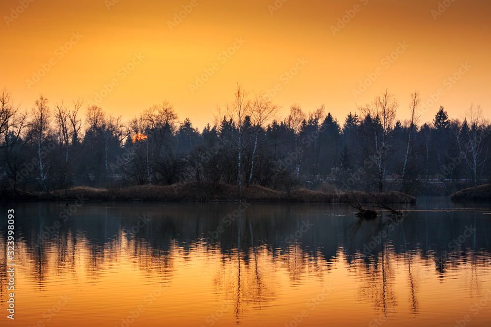 Sonnenuntergang am Weitmannsee bei Augsburg Sonnenuntergang am Weitmannsee bei Augsburg