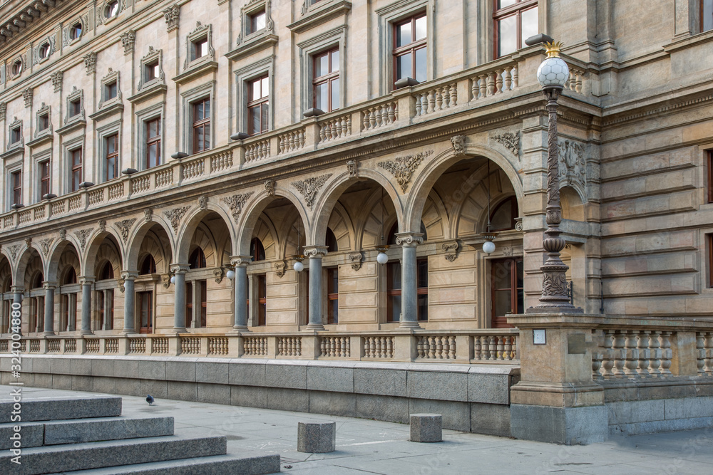 Fassade von Nationaltheater in Prag