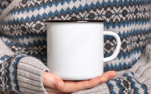Valokuva Enamel Mug with black edge line Mock-up