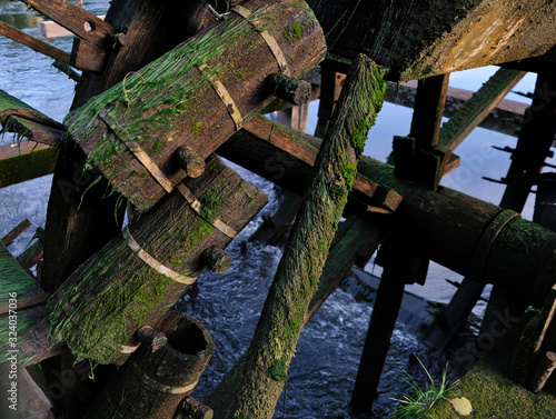 altes wasserrad