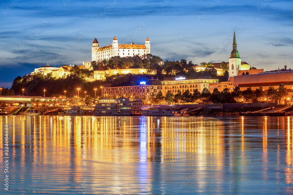Obraz na płótnie Bratislava Old town on Danube river, Slovakia, in the evening w salonie