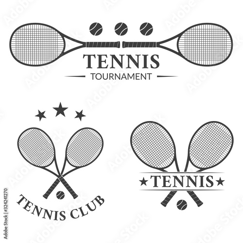 Photo Tennis logo or badge set with two crossed rackets and tennis balls
